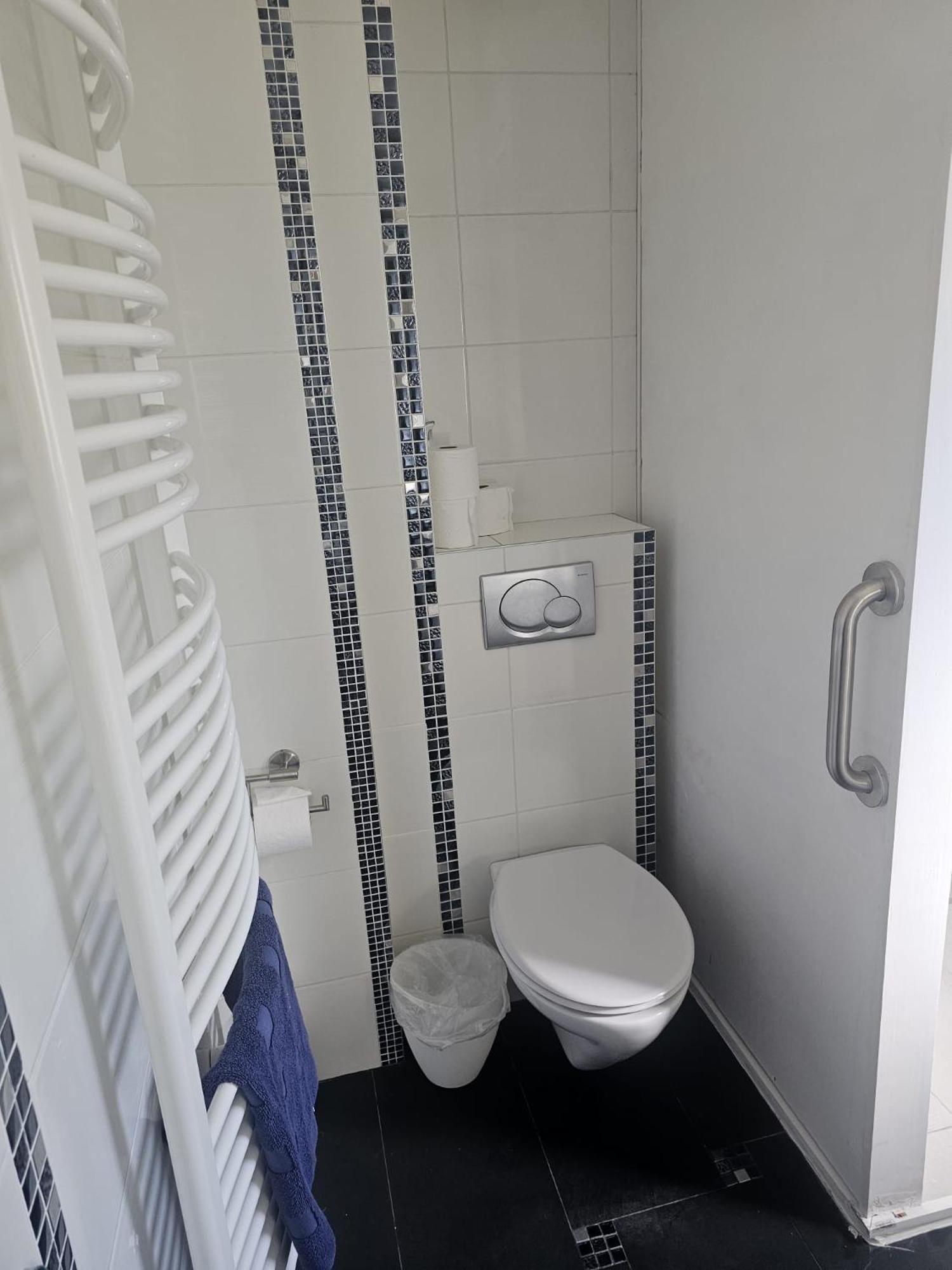 Schoene Vollmoeblierte Wohnungen In Kassel - Forstfeld Bagian luar foto